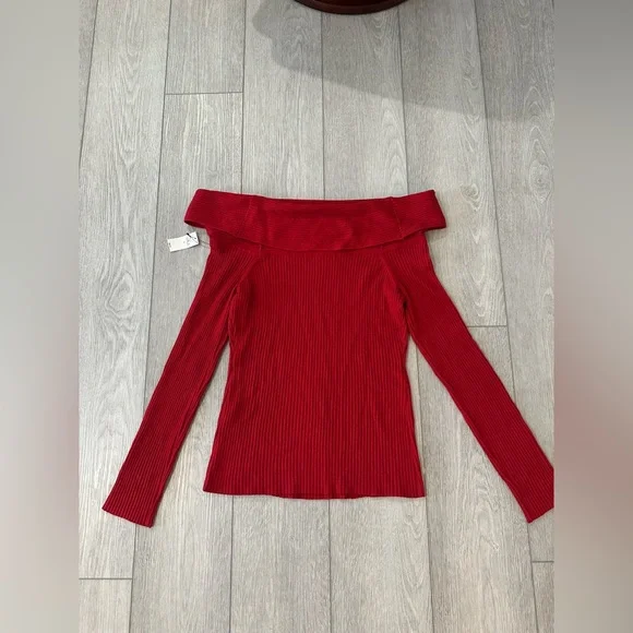 Banana Republic Red Off The Shoulder Sweater - Picture 5 of 9